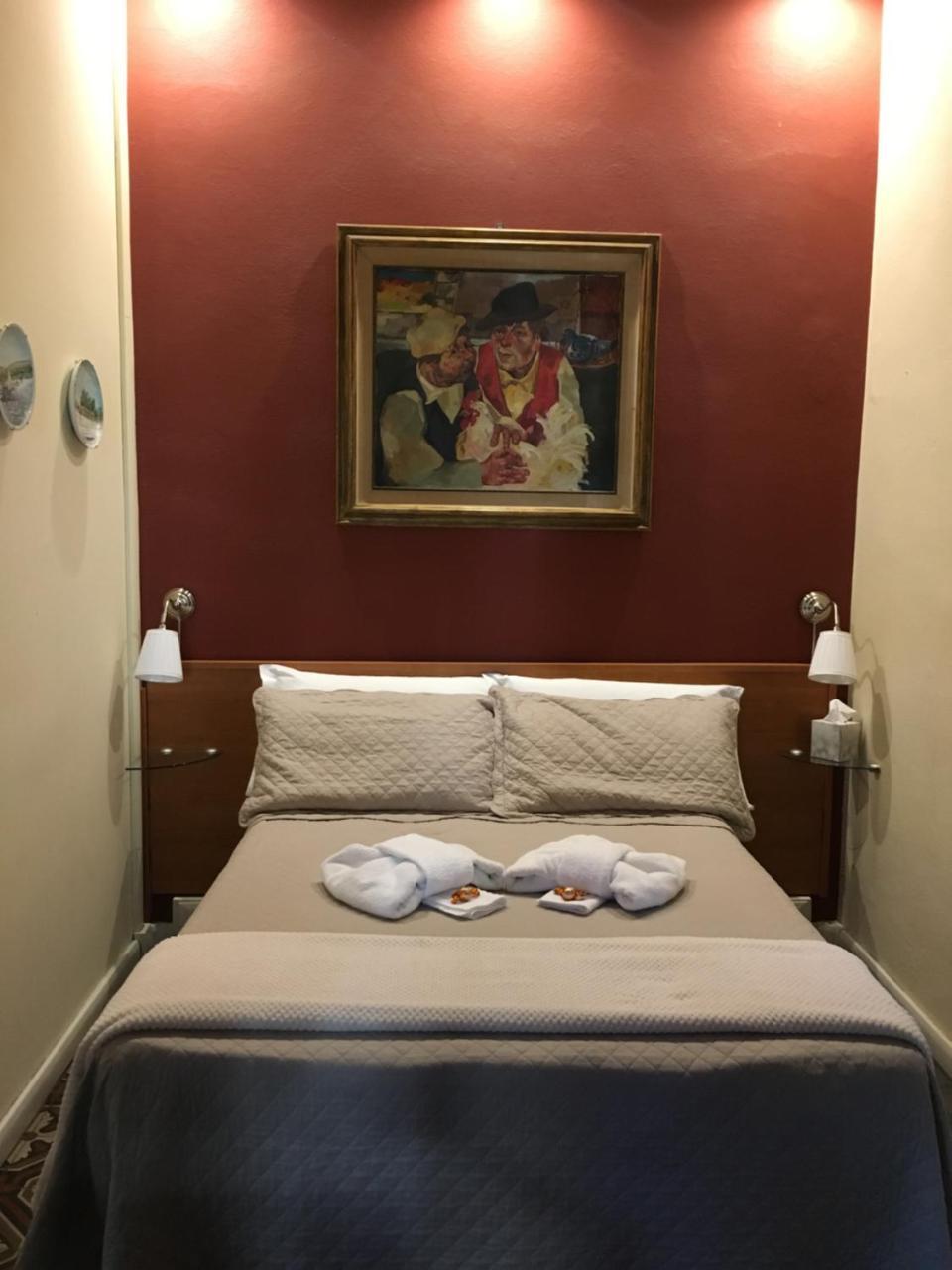 Economy Double Room - Parking not guaranteed.